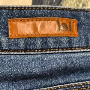 LEI Blue Skinny Jeans with Vintage-Inspired Finish